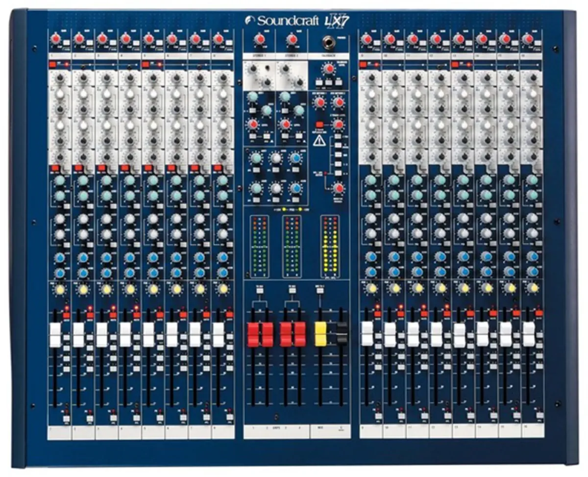 Аналоговий мікшерний пульт - Soundcraft LX7ii 16 CH